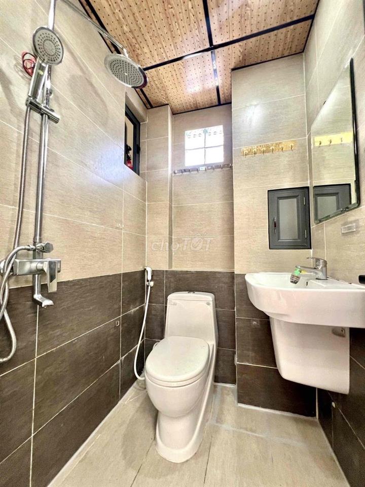 PHÒNG CÓ BAN CÔNG SIÊU RỘNG MÁT - FULL NỘI THẤT GỖ NGAY P4 Q8 - GIÁ 5T