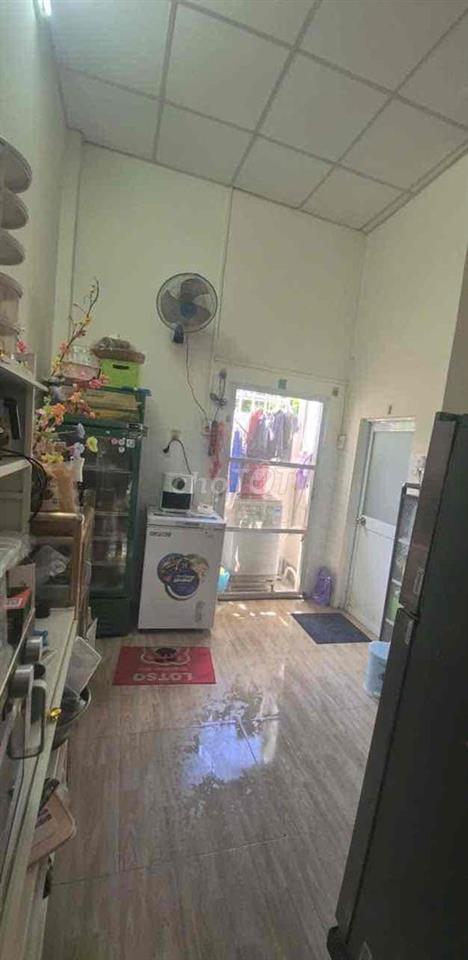 Nhà bán DT 3m70x15m5 nở hậu 4m5 .1 lầu 3 P .2 wc P1 Q8