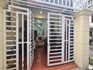 Nhà bán DT 3m70x15m5 nở hậu 4m5 .1 lầu 3 P .2 wc P1 Q8