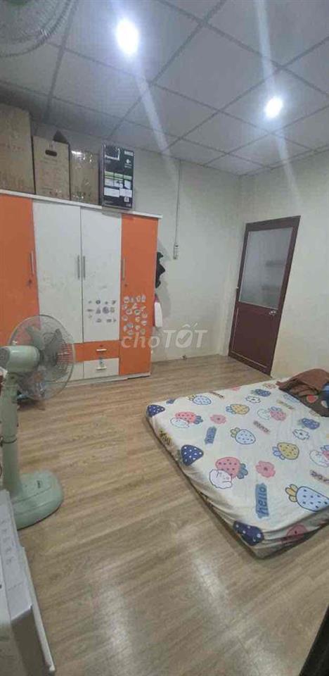 Nhà bán DT 3m70x15m5 nở hậu 4m5 .1 lầu 3 P .2 wc P1 Q8