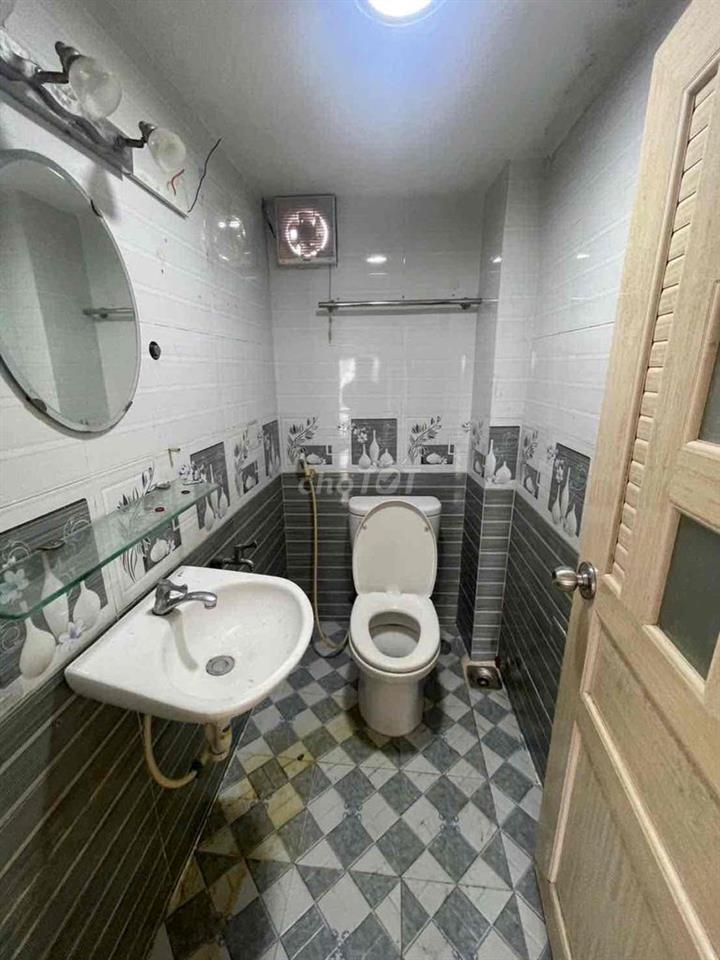 Nhà DT 3m9x7m1 .2 lầu 4 phòng .3 wc Phạm thế hiển P7 Q8
