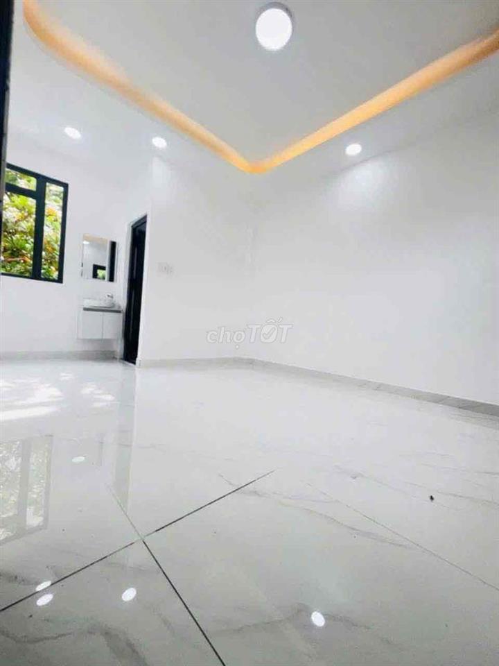 Cho thuê nhà mới DT 5x5 .1 lầu 1 phòng .2 wc G R on cao lỗ P4 Q8
