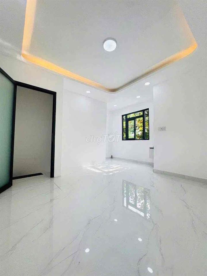 Cho thuê nhà mới DT 5x5 .1 lầu 1 phòng .2 wc G R on cao lỗ P4 Q8