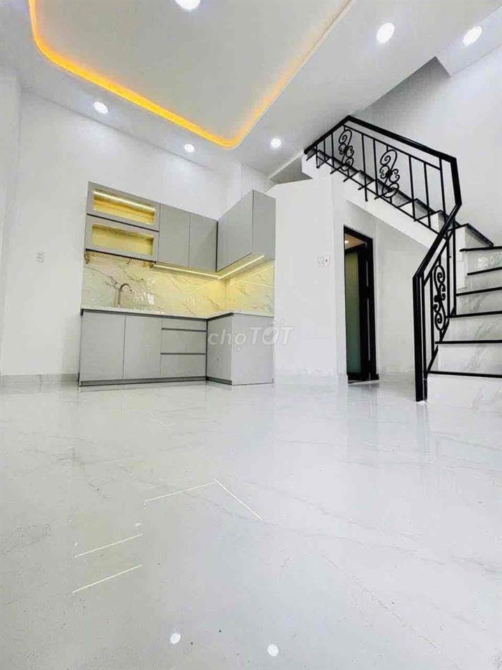 Cho thuê nhà mới DT 5x5 .1 lầu 1 phòng .2 wc G R on cao lỗ P4 Q8