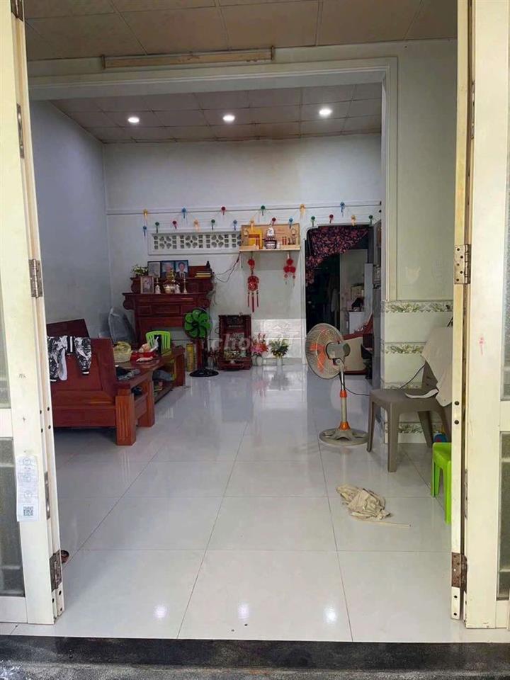 bán nhà sổ hồng riêng gần chợ phú lạc ql50