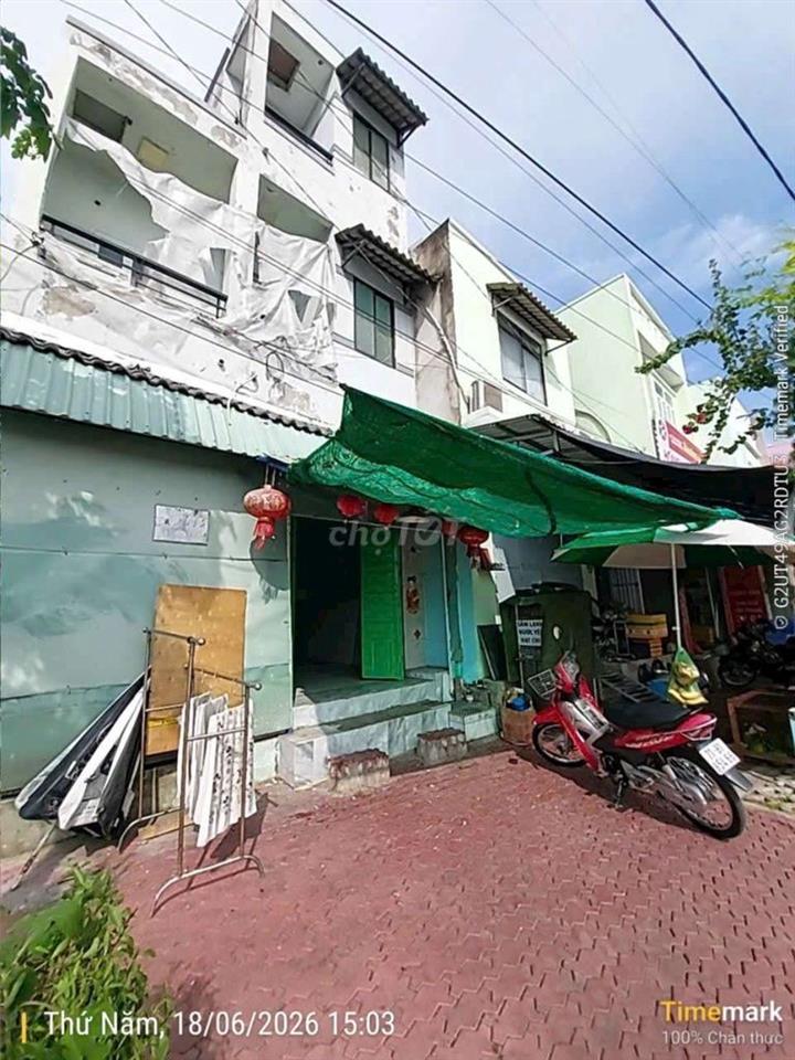 cho thuê nhà mặt tiền đường song hành ql50  xã phong phú