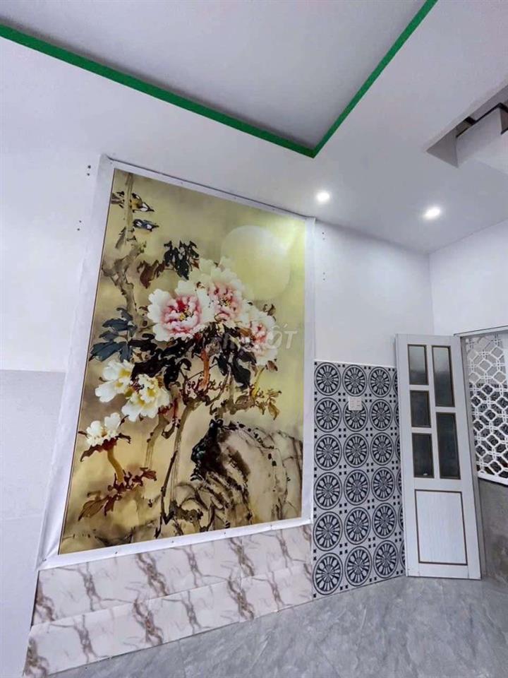 cho thuê nhà lầu mới gần cổng chào xã qui đức ql50