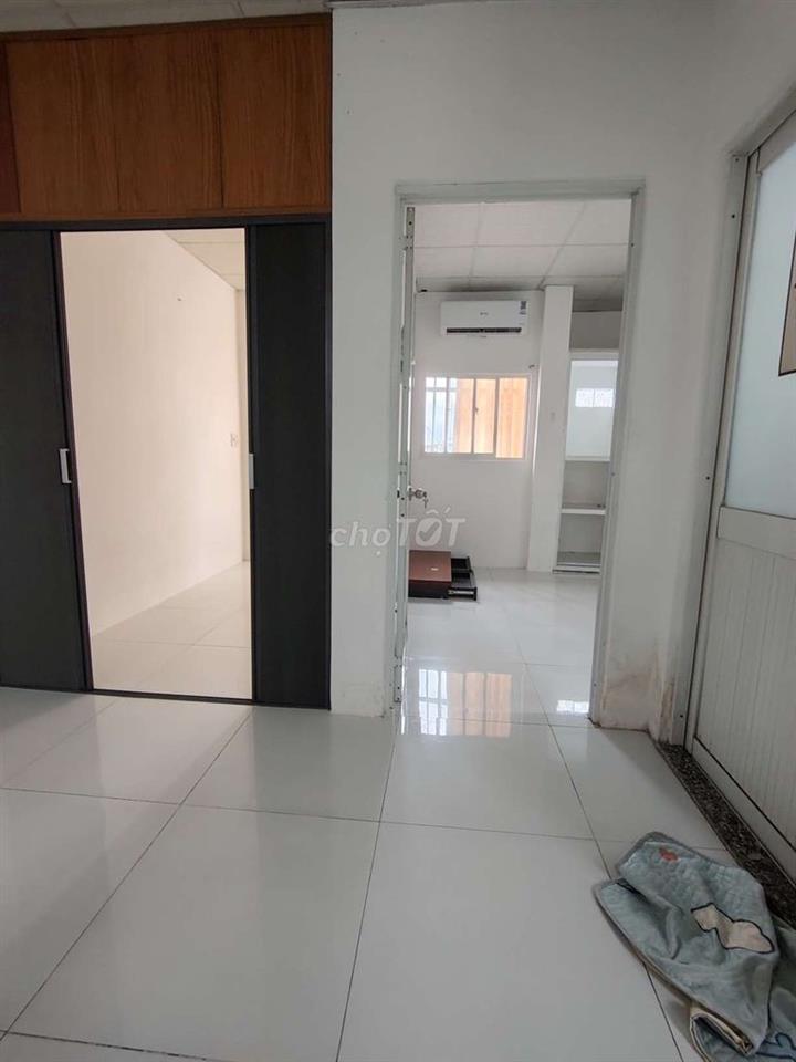 bán nhà sổ hồng riêng ba lầu xã Phong Phú gần Nguyễn Văn Linh
