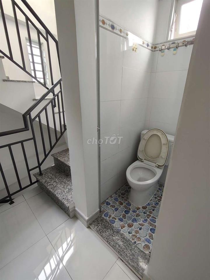 bán nhà sổ hồng riêng ba lầu xã Phong Phú gần Nguyễn Văn Linh