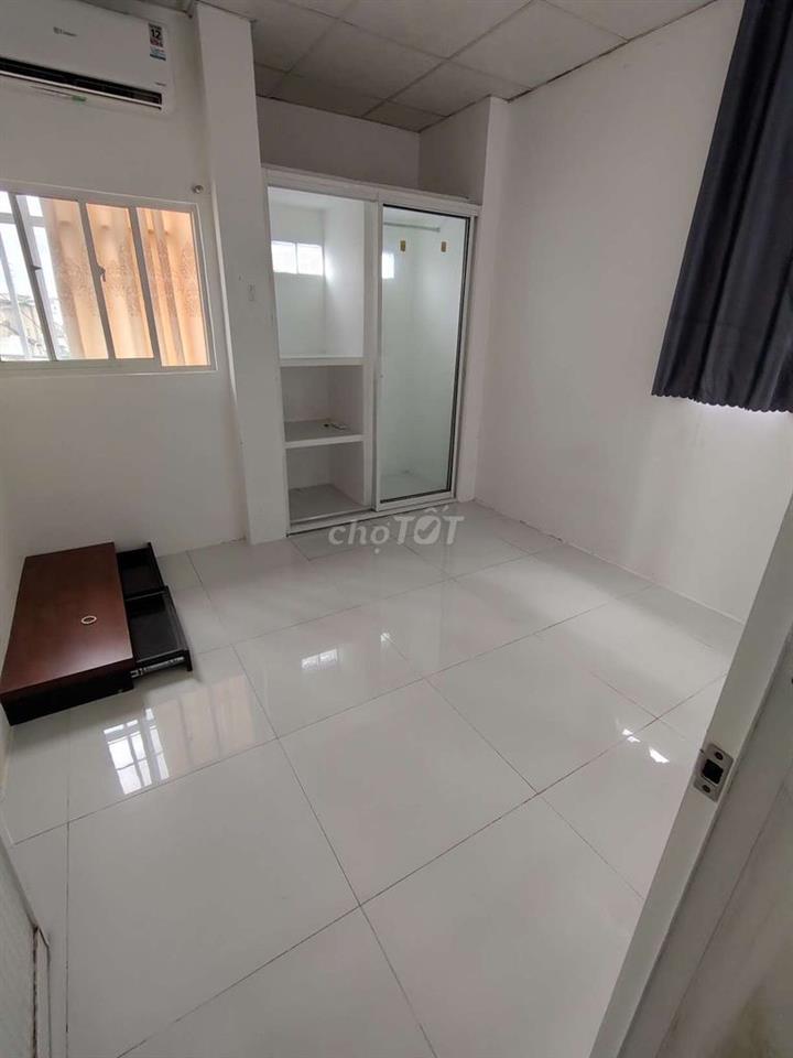 bán nhà sổ hồng riêng ba lầu xã Phong Phú gần Nguyễn Văn Linh