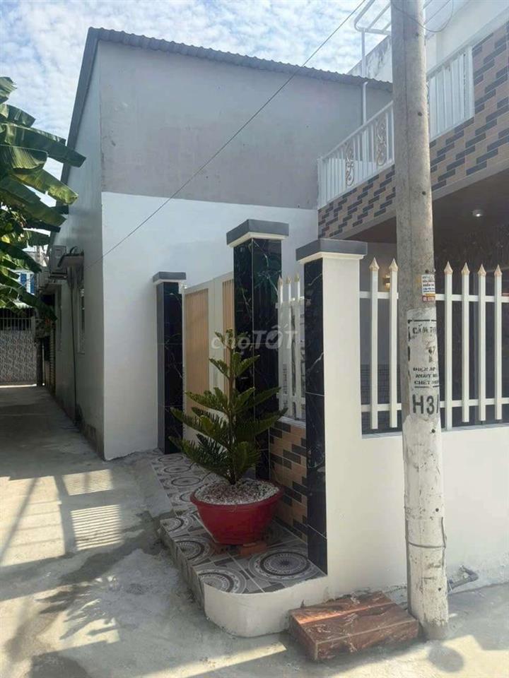 bán nhà sổ hồng riêng gần  cây xăng Tân kim