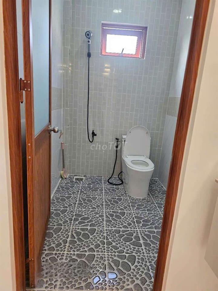 bán nhà sổ hồng riêng gần  cây xăng Tân kim