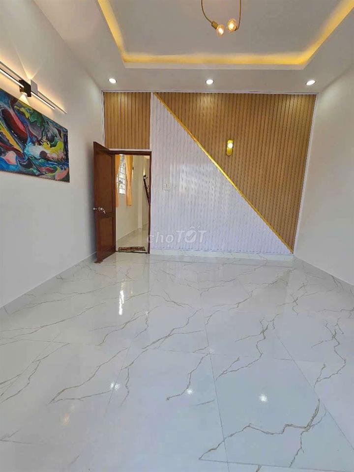 bán nhà sổ hồng riêng gần  cây xăng Tân kim