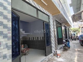 bán nhà lầu xã Phong Phú gần ngã tư Nguyễn Văn Linh Quốc lộ 50