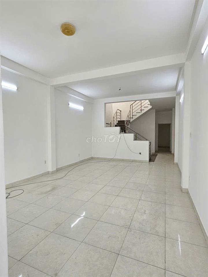 BÁN NHÀ MẶT TIỀN ĐƯỜNG RỘNG 33M