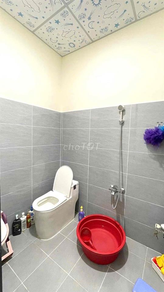Nhà 84m2 chính chủ, 2pn đối chiện chợ Bình Chánh QL1A vô 200m
