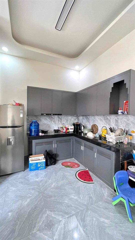 Nhà 84m2 chính chủ, 2pn đối chiện chợ Bình Chánh QL1A vô 200m