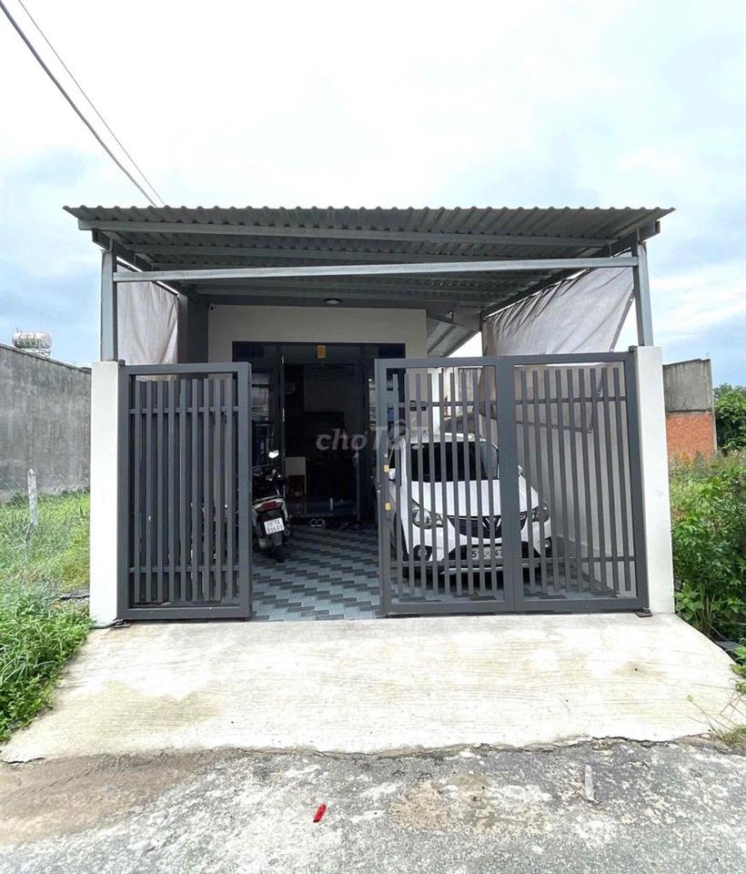 Nhà 84m2 chính chủ, 2pn đối chiện chợ Bình Chánh QL1A vô 200m