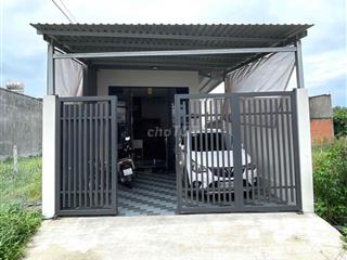 Nhà 84m2 chính chủ, 2pn đối chiện chợ Bình Chánh QL1A vô 200m
