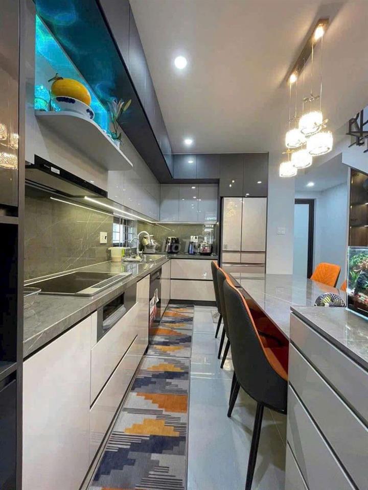 Gia Đình cần bán căn nhà 1 trệt 1 lầu ở qui Đức, bình Chánh, TPHCM