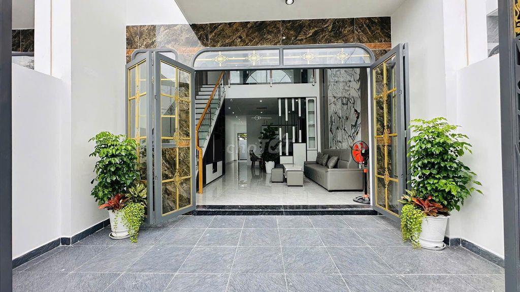 NHÀ MỚI SỔ RIÊNG 100M2 GẦN CHỢ BÌNH CHÁNH SÁT ĐINH ĐỨC THIỆN 