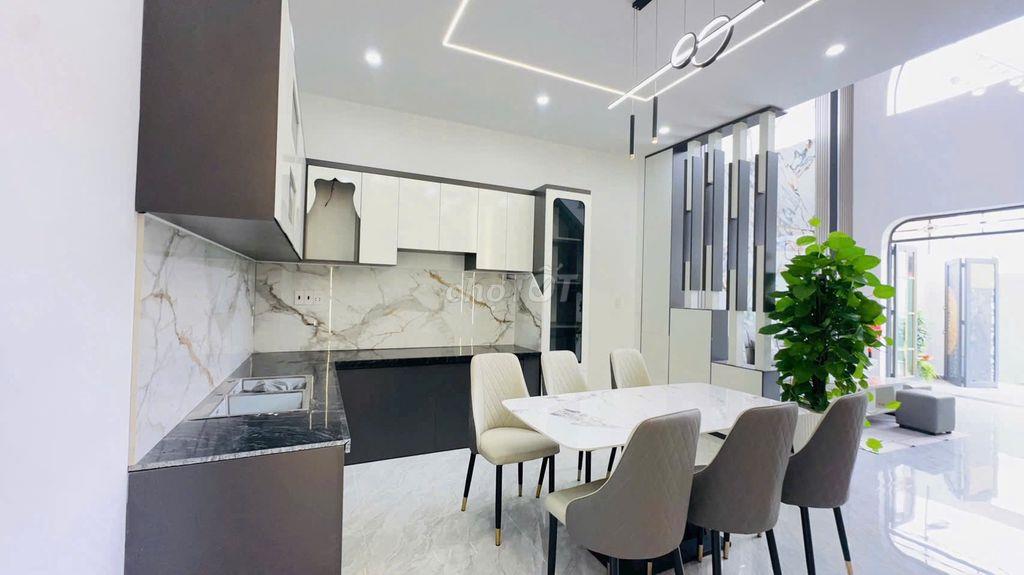 NHÀ MỚI SỔ RIÊNG 100M2 GẦN CHỢ BÌNH CHÁNH SÁT ĐINH ĐỨC THIỆN 
