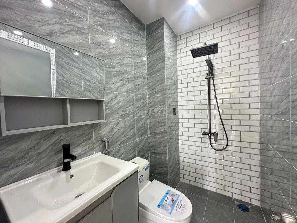 NHÀ MỚI SỔ RIÊNG 100M2 GẦN CHỢ BÌNH CHÁNH SÁT ĐINH ĐỨC THIỆN 