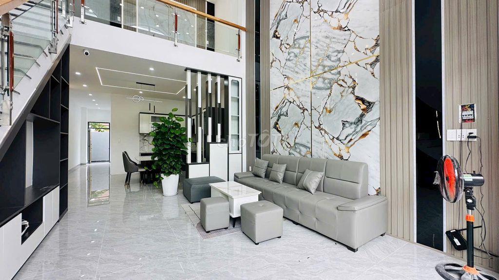 NHÀ MỚI SỔ RIÊNG 100M2 GẦN CHỢ BÌNH CHÁNH SÁT ĐINH ĐỨC THIỆN 