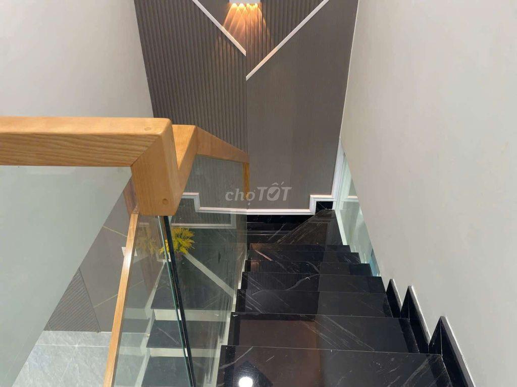 BÁN NHÀ ĐẸP 4M*10M 1T+LẦU SUỐT 2PN 2W PHÒNG KHÁCH RỘNG
