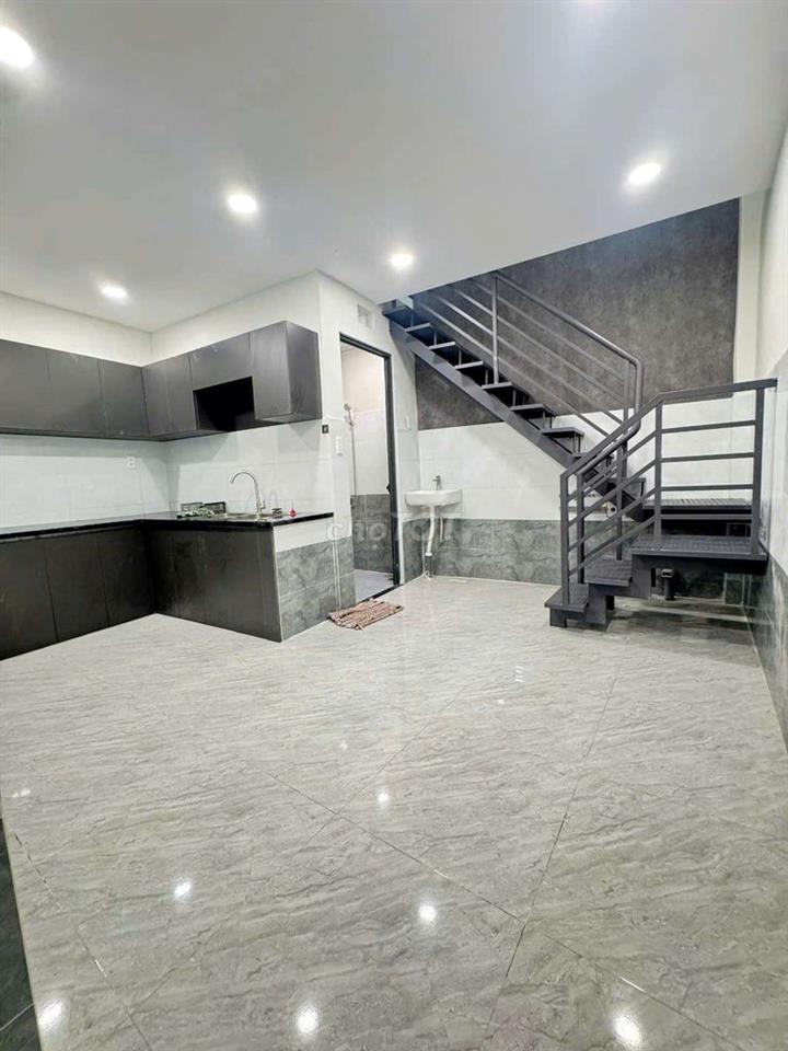 Bán nhà số nhà huyện DT: 4m*20m nở hậu 5m 3pn 2w đường 7m thông