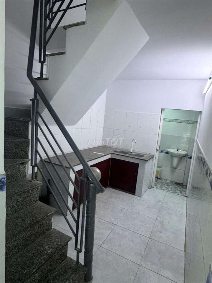 BÁN NHÀ HẺM THÔNG NGAY CHỢ 1A CÔNG NGHỆ 4PN 2W