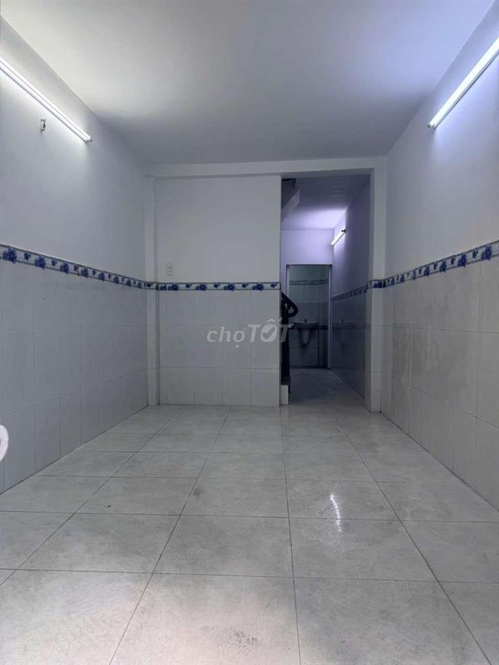 BÁN NHÀ HẺM THÔNG NGAY CHỢ 1A CÔNG NGHỆ 4PN 2W