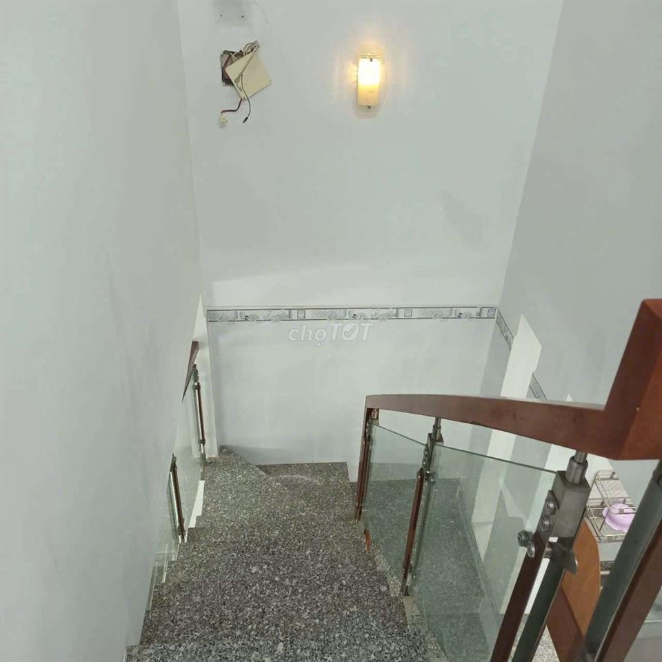 BÁN NHÀ GẦN CHỢ VĨNH LỘC 4M X 10M LẦU SUỐT 2PN 2W DÂN CƯ ĐÔNG ĐÚC