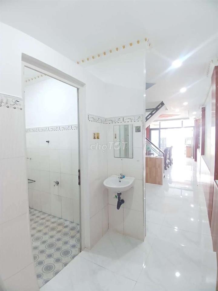 BÁN NHÀ ĐẸP 4M X 17M LẦU SUỐT 4PN 2W PHÒNG KHÁCH RỘNG