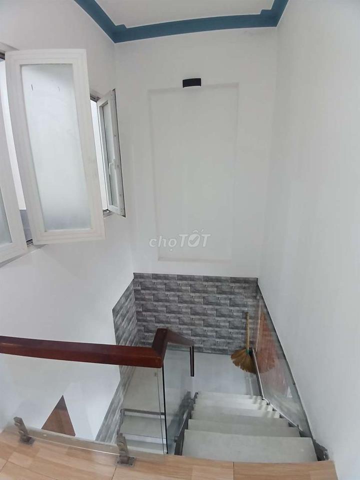 BÁN NHÀ ĐẸP 4M X 17M LẦU SUỐT 4PN 2W PHÒNG KHÁCH RỘNG