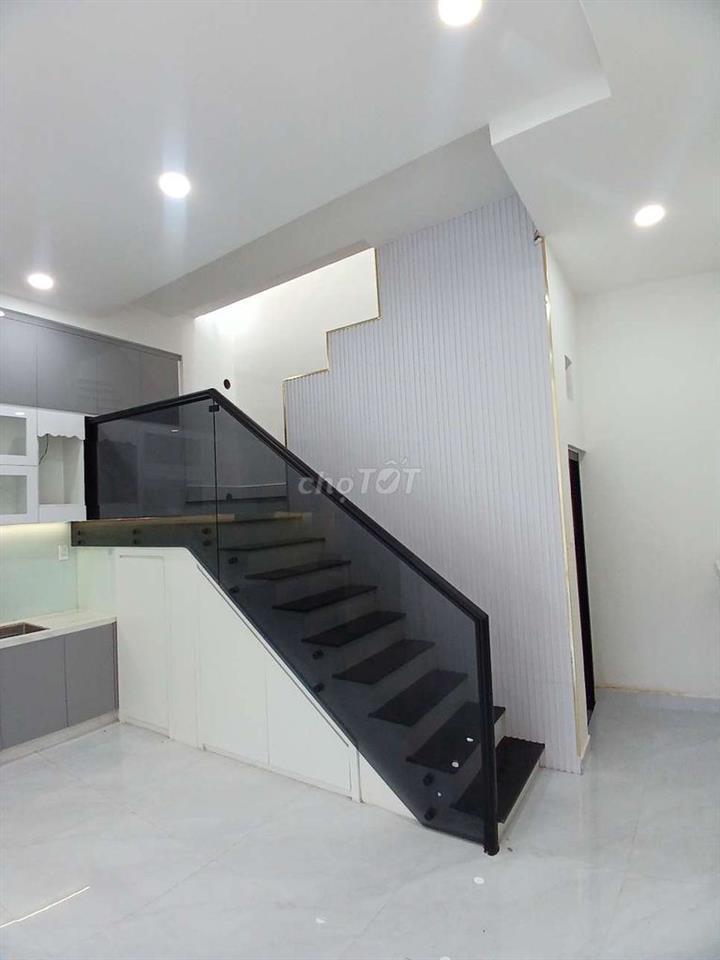 BÁN NHÀ ĐẸP ĐƯỜNG 6D GẦN CAFE NOVA DT: 5M*12M 1T+ LẦU 2PN 2W