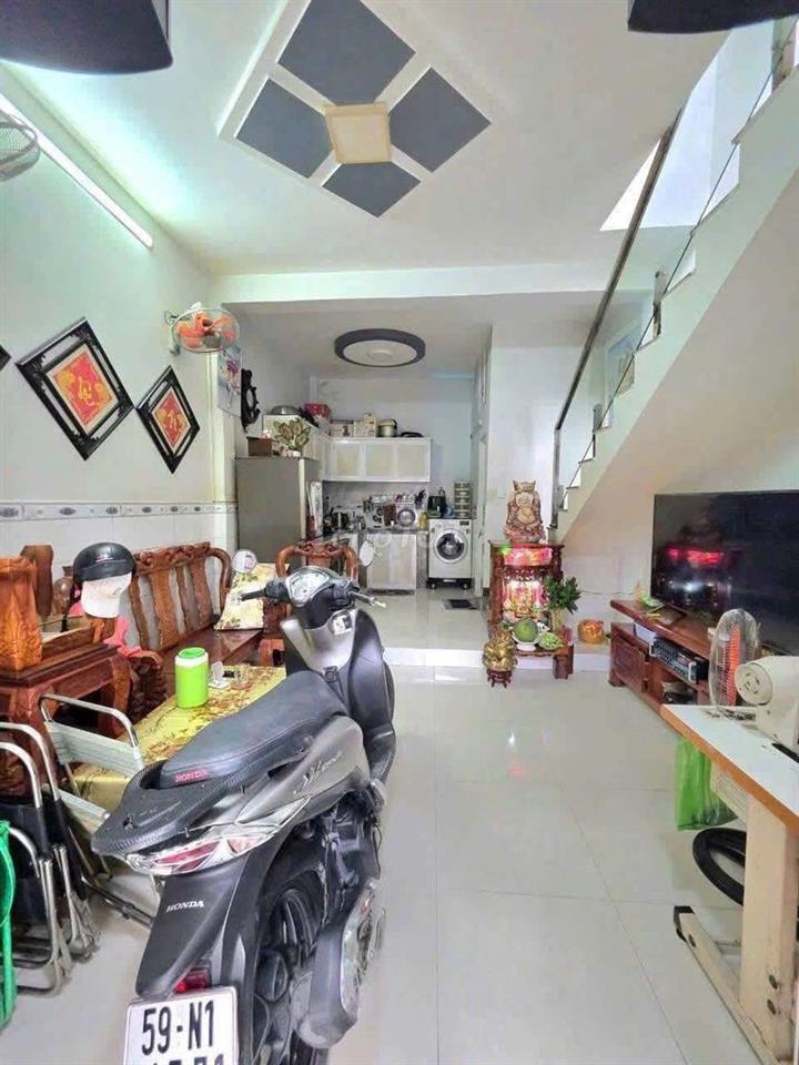 Bán nhà 1trệt 1lầu SHR, dt 66m2 kế bên chợ Vĩnh Lộc B giá 1tỷ450triệu