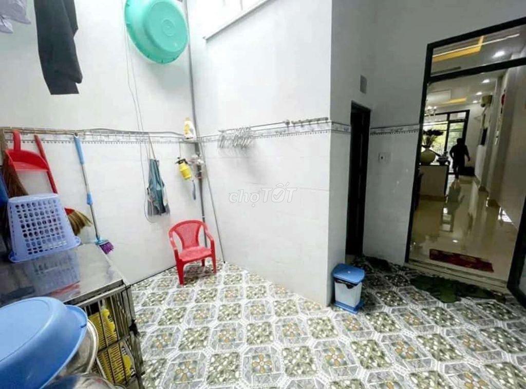 Giảm 300tr bán gấp nhà MT chợ đầu mối Bình Điền đag cho thuê 12tr/thg