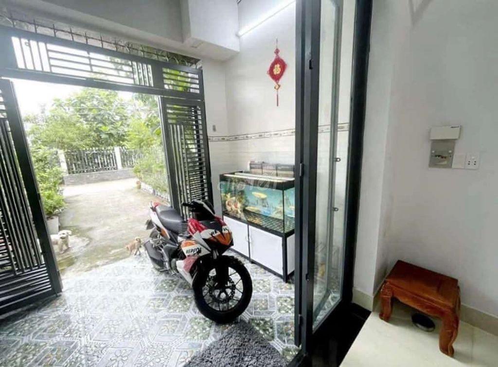 Giảm 300tr bán gấp nhà MT chợ đầu mối Bình Điền đag cho thuê 12tr/thg