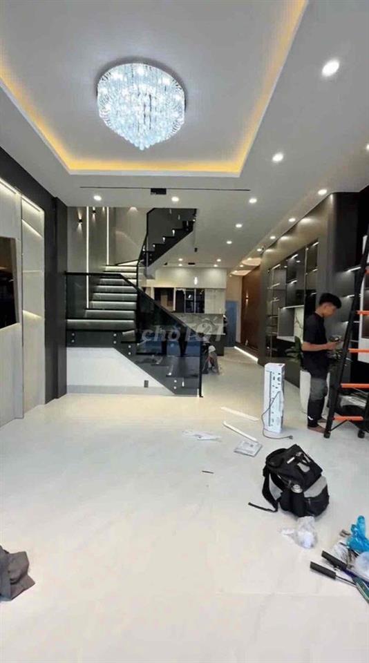 Chính chủ cần bán gấp nhà 1 trệt 2 lầu - Giá 2 ty 299