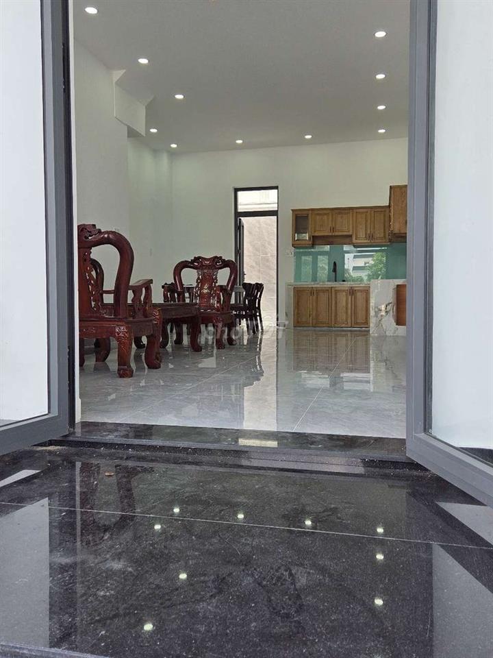 NHÀ BÁN KHU DÂN CƯ...LONG THƯƠNG