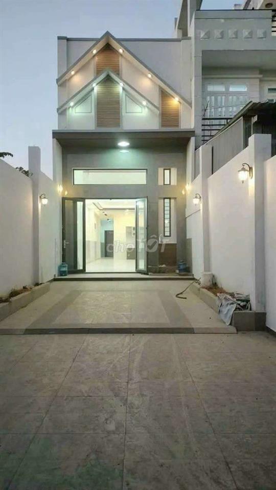 Bán nhà sổ hồng riêng hoàn công