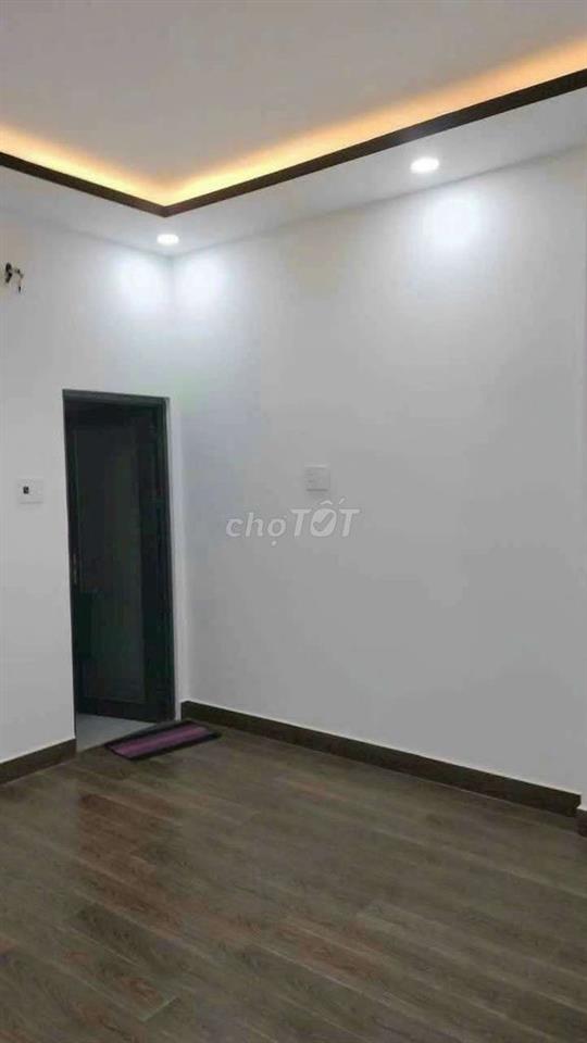 Bán nhà sổ hồng riêng hoàn công