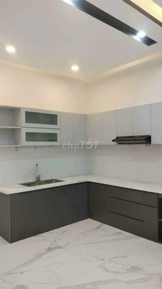 Bán nhà sổ hồng riêng hoàn công