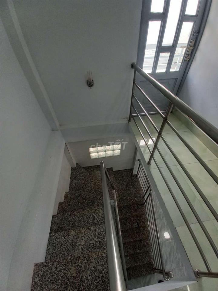 Bán nhà đất thổ cư sổ hồng chung
