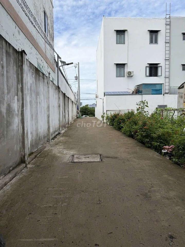 Bán nhà sổ hồng riêng xe hơi đâu trước cửa