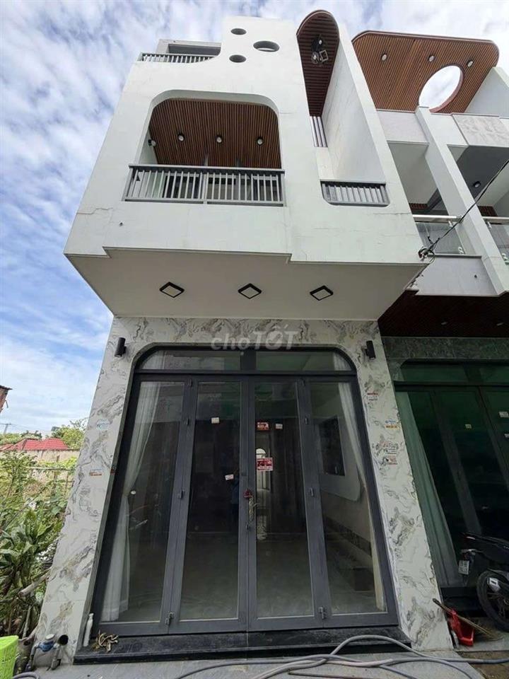 Bán nhà sổ hồng riêng xe hơi đâu trước cửa
