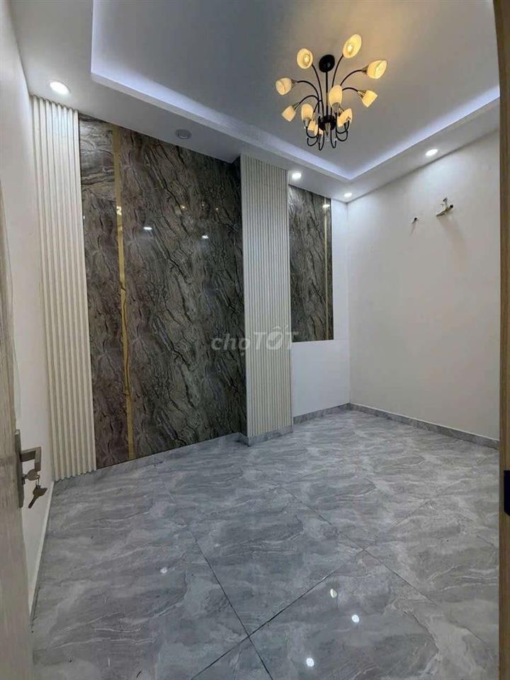 Bán nhà sổ hồng riêng xe hơi đâu trước cửa