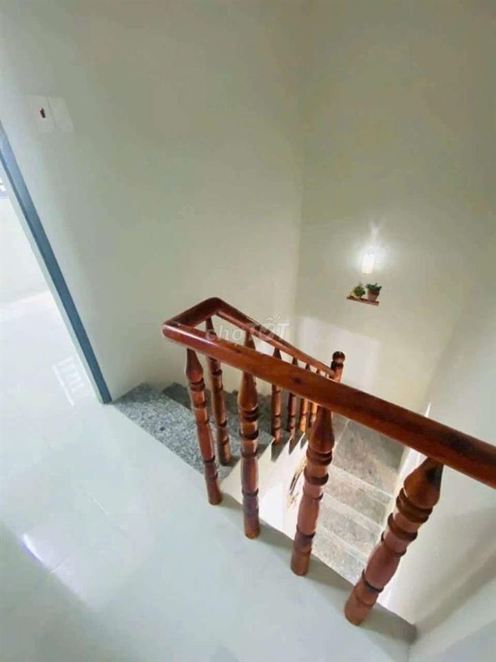Bán nhà sổ hồng chung