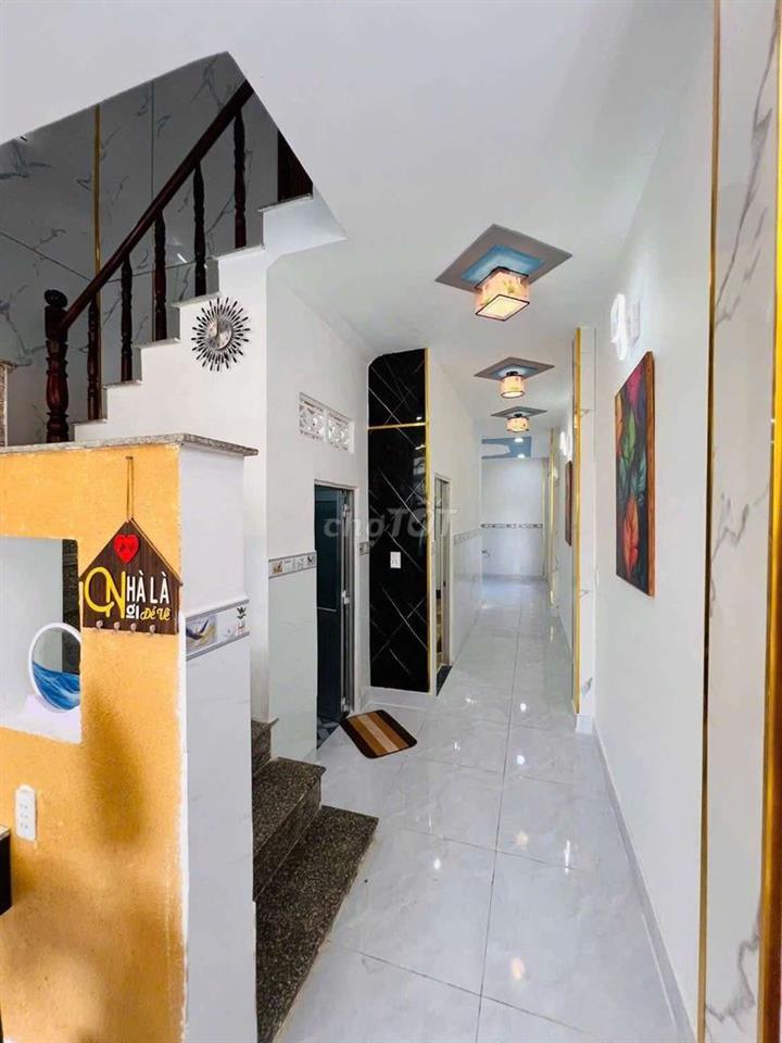 Bán nhà sổ hồng tập đoàn 4